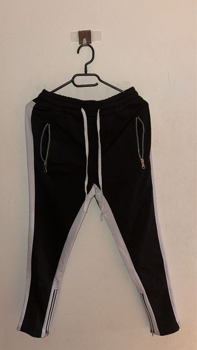 2 perechi de pantaloni