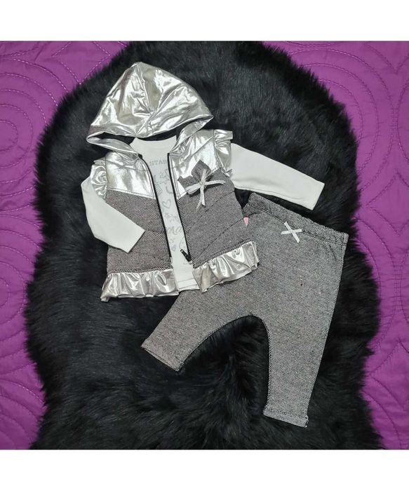 Set 3 piese , vesta metalizata, bluza alba, pantaloni gri stil pipita