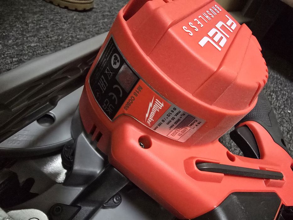 Акумулаторен безчетков ръчен циркуляр Milwaukee M18CCS55