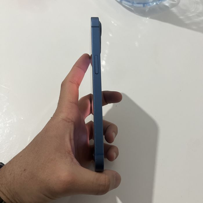 Продаю Iphone 13