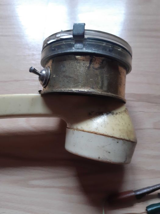 Телефон с шайба и крачета (тип крокодилчета) за захващане от АТЦ