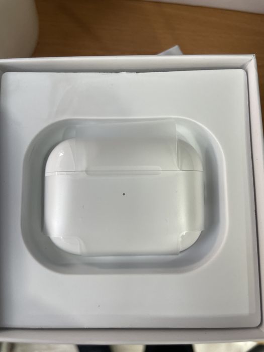 Продаю Airpods pro