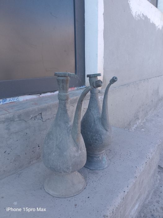 Qadimiy mis koʻzalar sotiladi