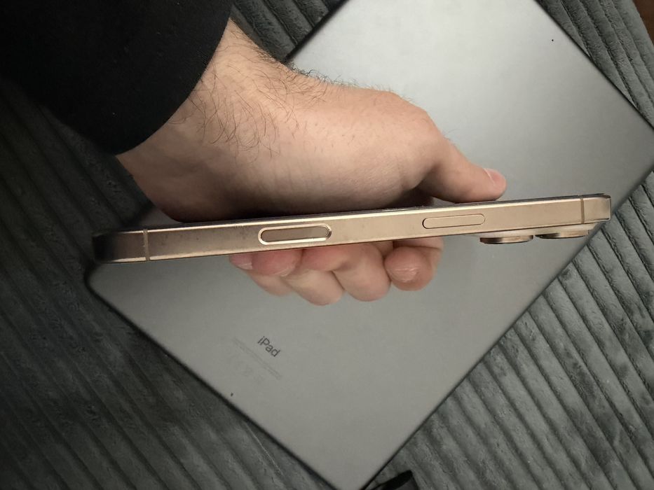 Iphone 16 pro desert titanium