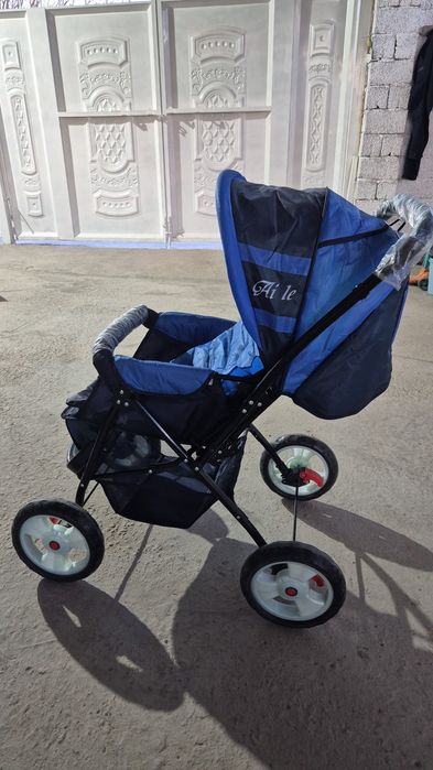 Новая коляска.                                                       .