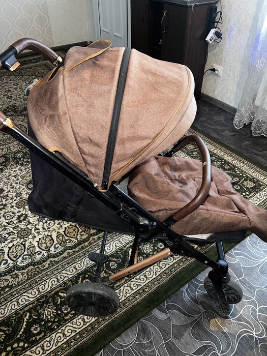 Коляска прогулочная