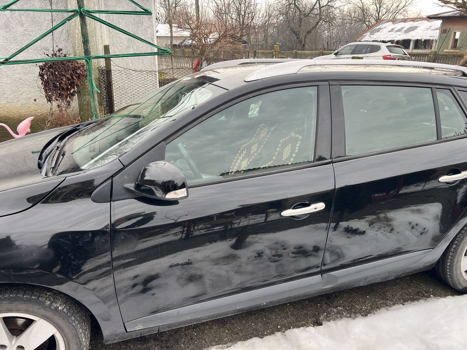 Renault Megane III Grandtour 1.5 dCi 110 CP Automat – 2011