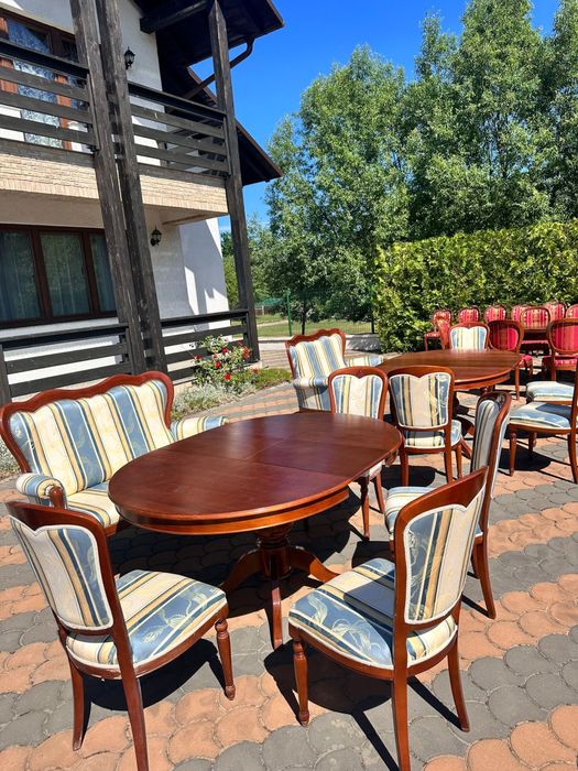 Vând mese si scaune