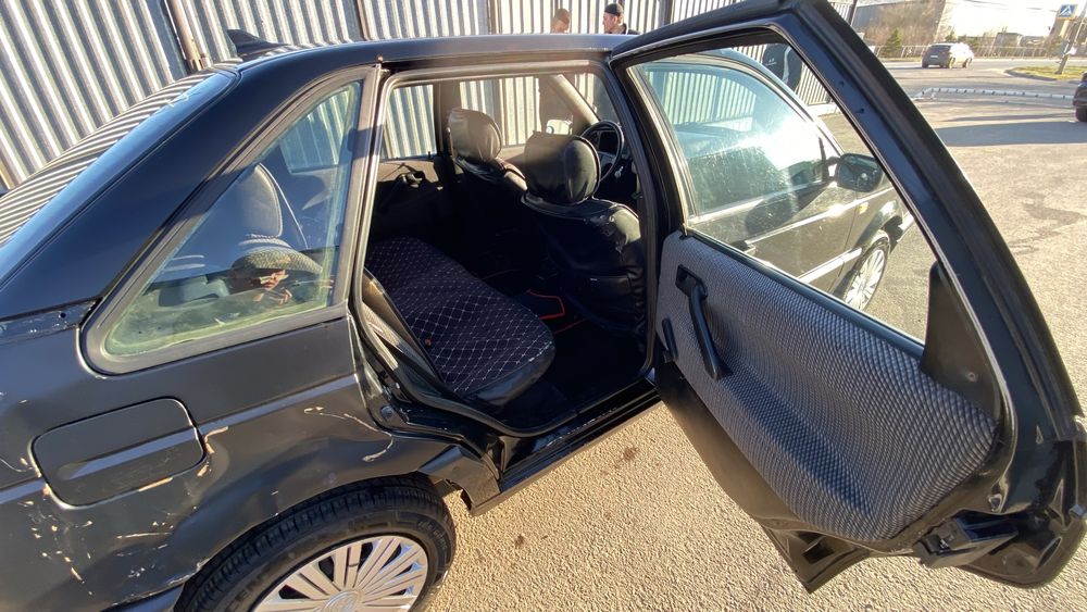 Продам авто Volkswagen Passat B3 sedan