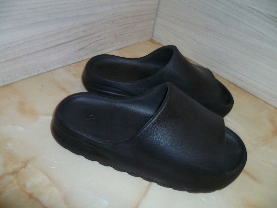 ADIDAS Yeezy чехли №39