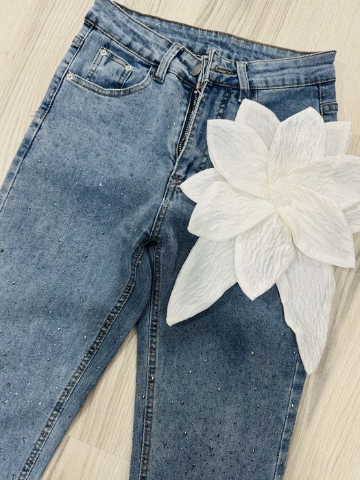 Blugi cu pietre