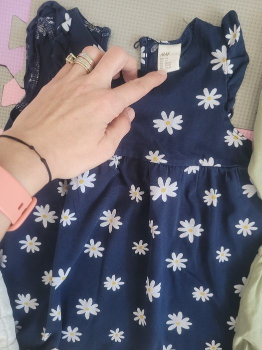 Lot 92 rochii Hm ,vesta geaca, colanți
