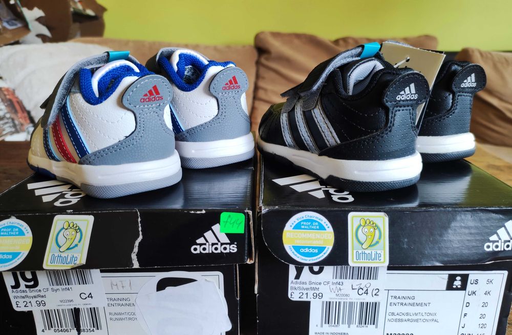 Оригинални маратонки adidas snice