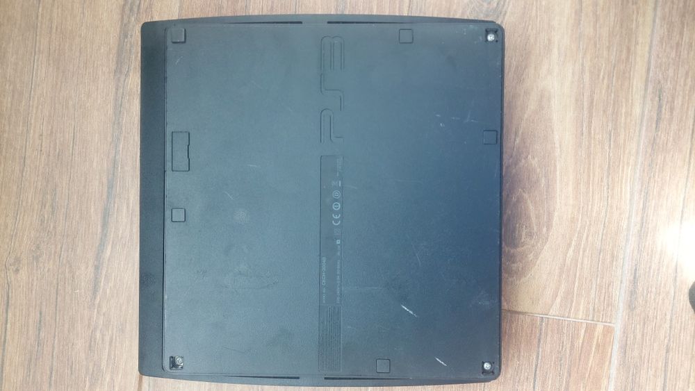 Playstation 3 defect  ,  consola playstation 3 defecta  pentru piese , reparații  sau dezmembrat