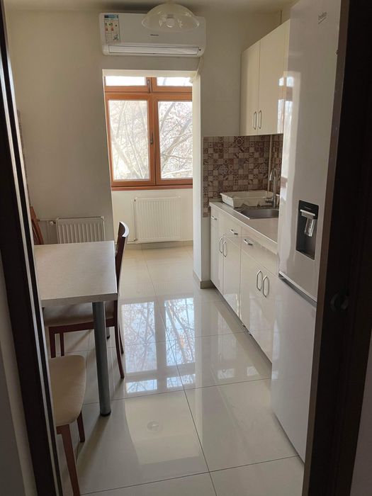 Direct Proprietar: Apartament 3 camere, complet decomandat și renovat – Zona Lipovei