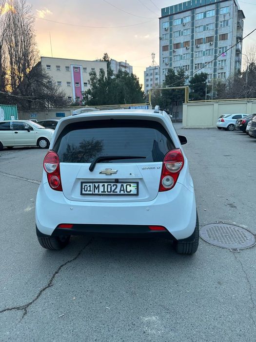 Srocna ideal Spark sotiladi