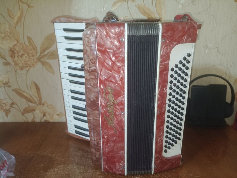 Аккордион Цена 60к торг небольшой