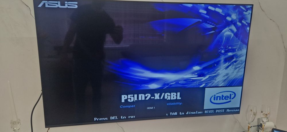 Компютър с монитор