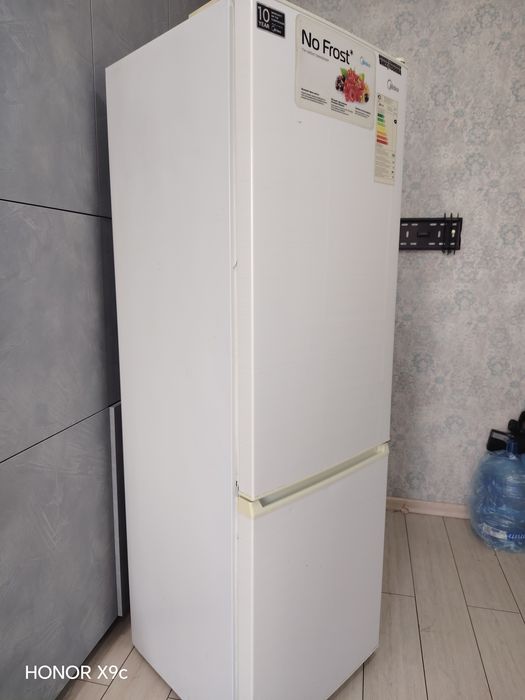 Холодильник Midea HD-400RWEN