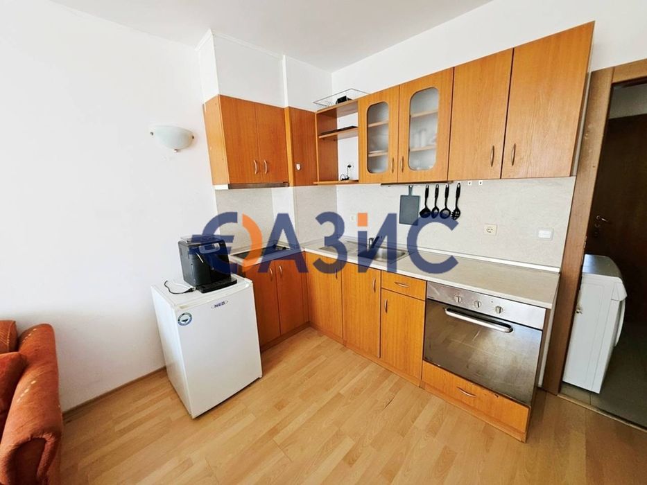 Продава се Двустаен апартамент в к.к. Слънчев бряг - 70 кв.м за 1070 €/кв.м - Снимка #2