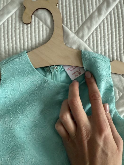 Платье для девочки праздничное