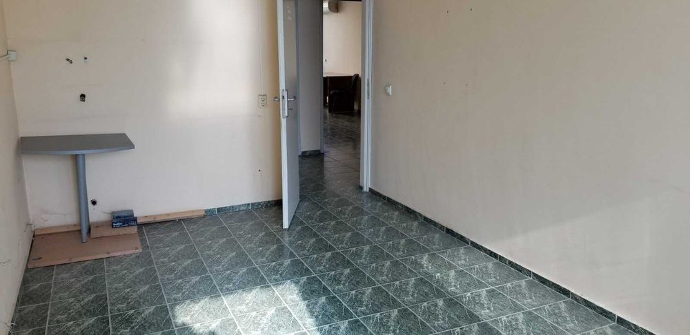 Офис Червен площад Варна -Кателиев