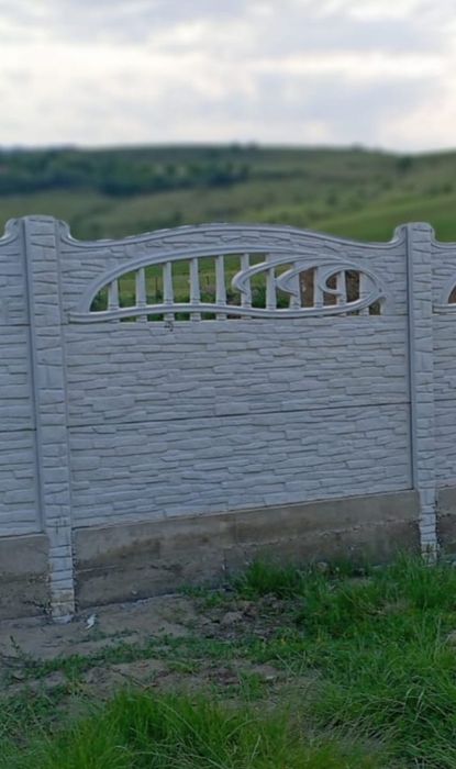 Vand placi de gard, stâlpi, coame, capace.