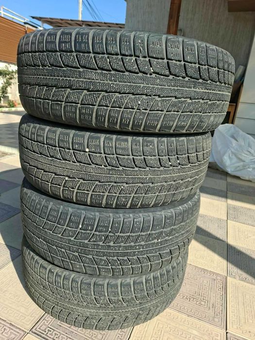 Комплект Шины зимние в отличном состоянии 225×60×R17