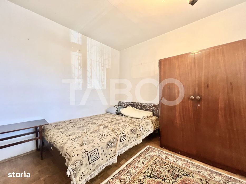 Apartament de vanzare cu 3 camere decomandate Grigorescu bloc izolat — fotografia 3
