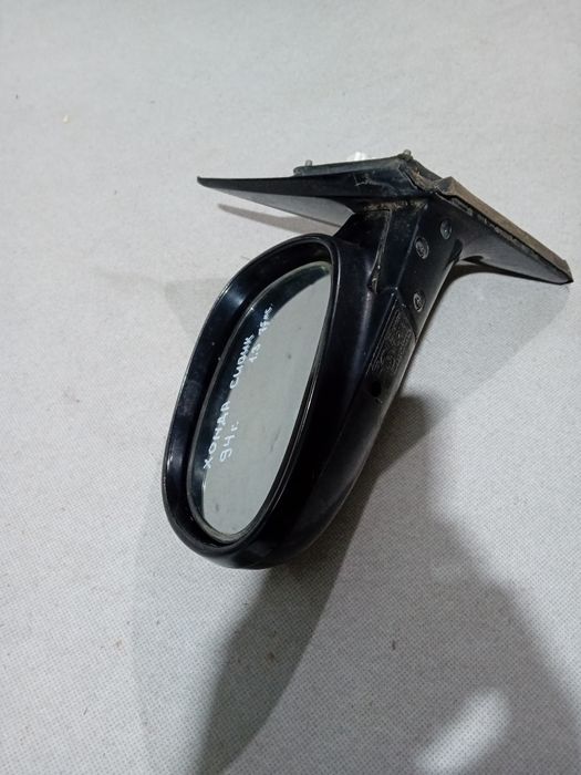 Продавам ляво ел огледало от Хонда Сивик 94г.Honda Civic  CIVI