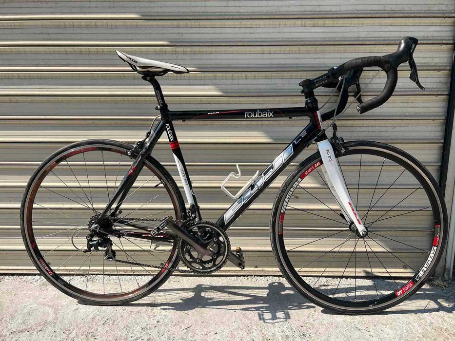 Шосеен Велосипед Fuji Roubaix LE