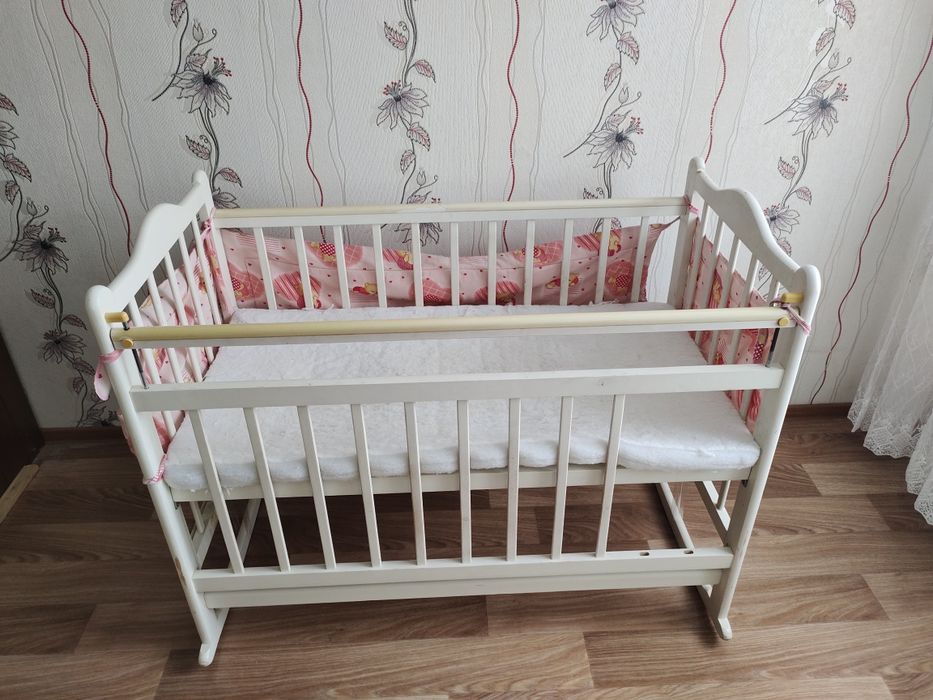 Продам детскую кроватку