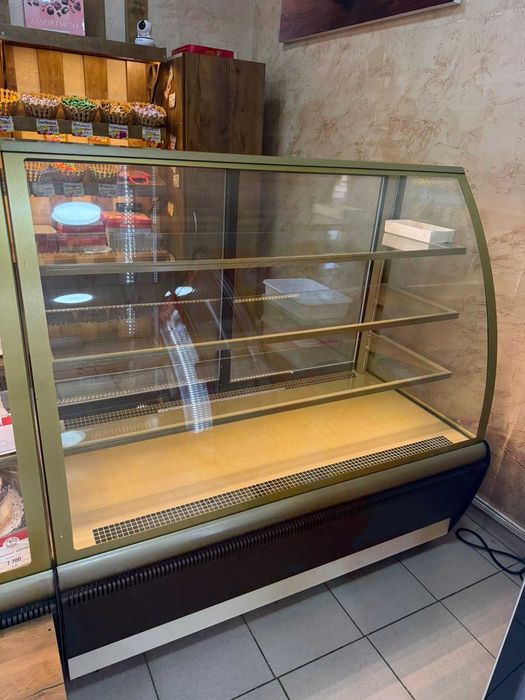 Витрина кондитерская б/у 130 см