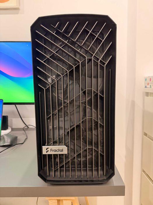 Настолен компютър RTX 4070 12GB + Ryzen 7 5800X3D