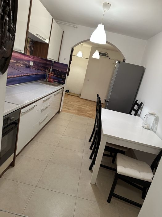 Apartament de inchiriat 4 camere