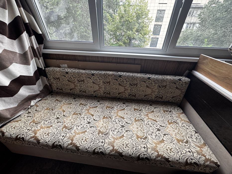Продам диван с креслами