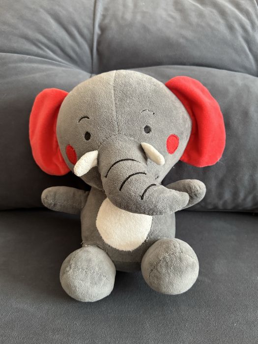 игрушки мягкие .