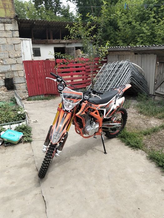 Продам мотоцикл  300кубов