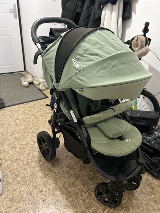 Продам коляску JOIE