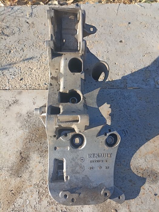 Кронштейн генератора  ларгус.