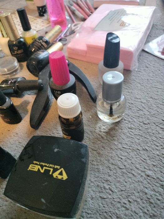 De vânzare kit unghii cu gel