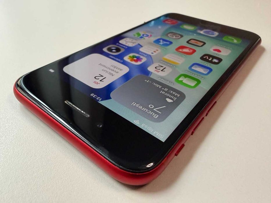  Apple / iPhone SE 2020 / 64 Gb / Red