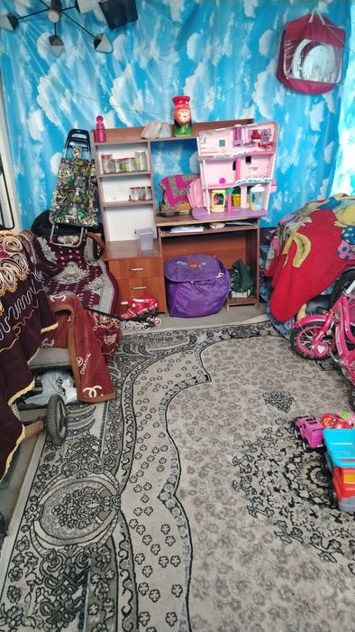 Продается не большой домик на земле в мирабадском районе. Узбум