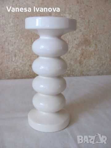 Бял порцеланов свещник или ваза