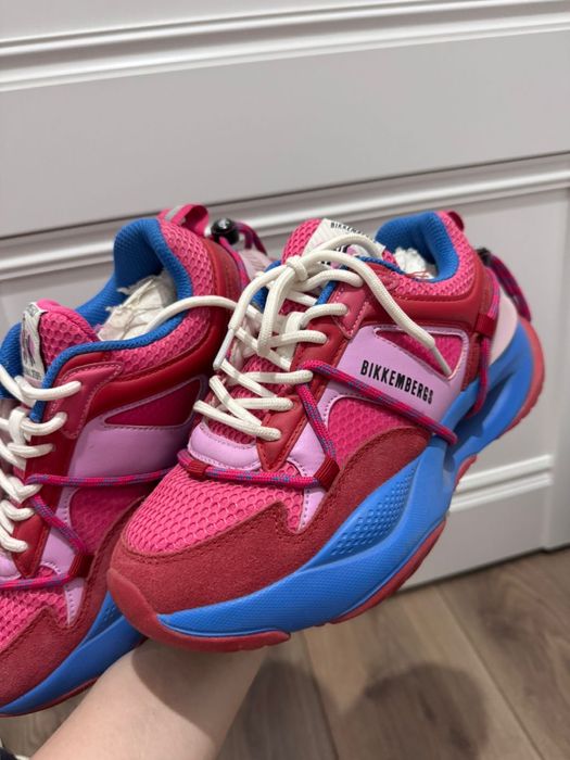 Продам кросовки