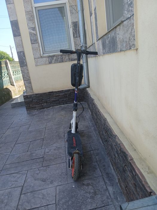 VÂND trotineta electrica  urgent !