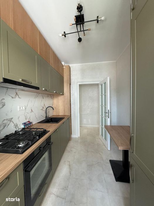 Apartament de închiriat - 2 camere, decomandat, Royal Town