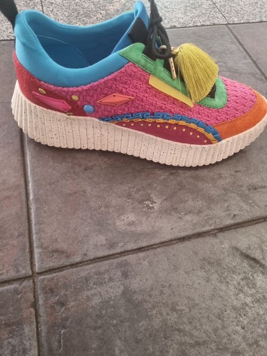 Сникърси Kat Maconie