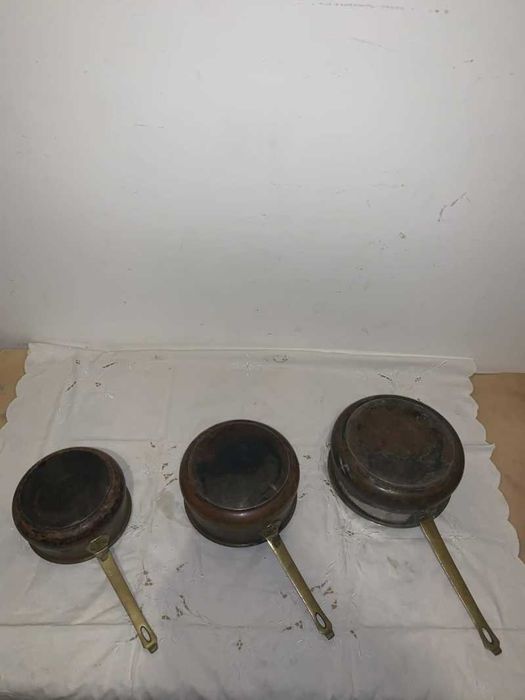 Set de 3 oale din cupru cu maner din bronz