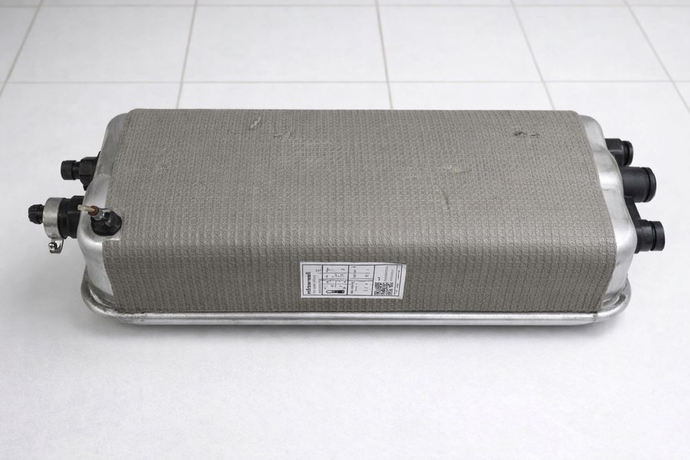 Issiqlik almashgich (teploobmennik) sotiladi. теплообменник